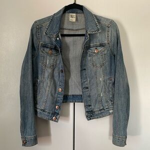 H&M denim Jacket. Slightly distressed Size 4